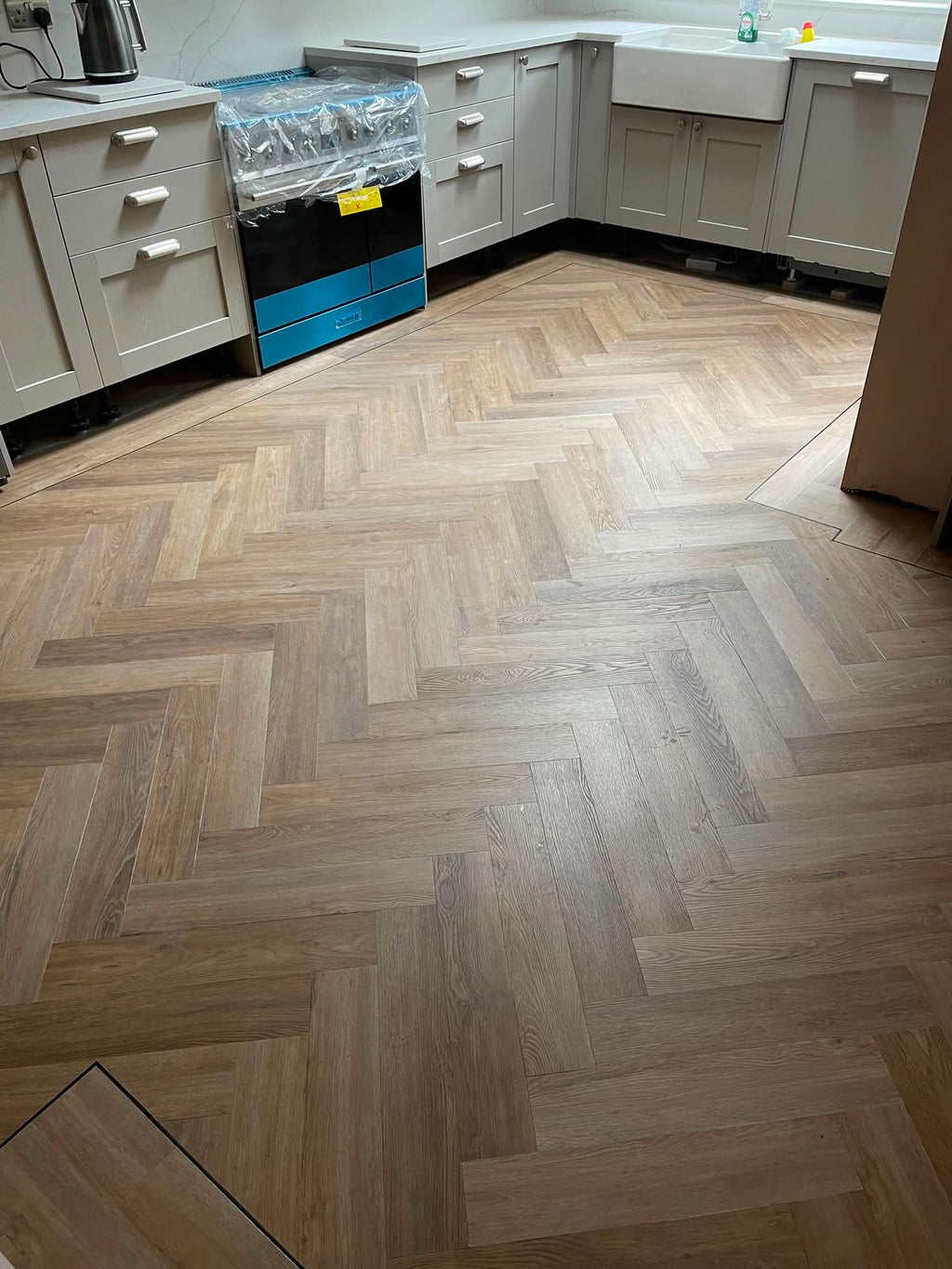 £26.99m2 - Endura Commercial LVT Natural Timber Herringbone | R11 Slip Rating | 3mm thick | 0.7mm Wear Layer (2.277m2 per pack)