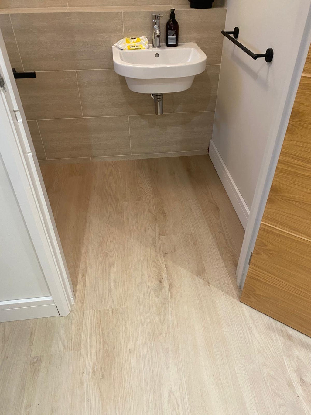 £15.00 FULL PLANK SAMPLE - Endura Commercial LVT Dusty Beige Oak Full Plank | R11 Slip Rating | 3mm thick | 0.7mm Wear Layer