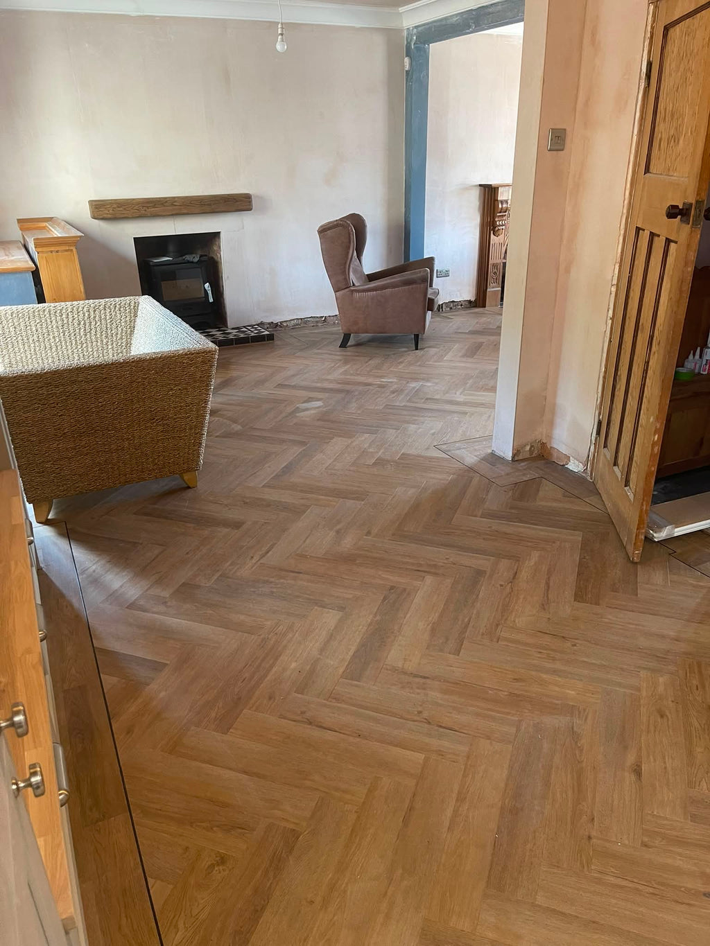 £26.99m2 - Endura Commercial LVT Natural Timber Herringbone | R11 Slip Rating | 3mm thick | 0.7mm Wear Layer (2.277m2 per pack)