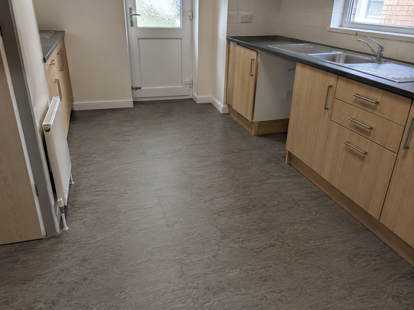 Gerflor Mipolam Classic Truffle 0125 Vinyl Tile | Social Housing & Commercial Flooring | 4.5m² Pack