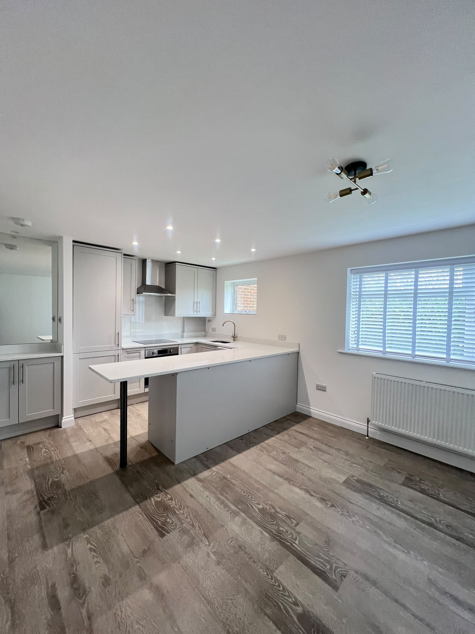 £26.99m2 - Karndean Van Gogh Rigid Core LVT Click - Greige Oak (2.196m2 per pack)