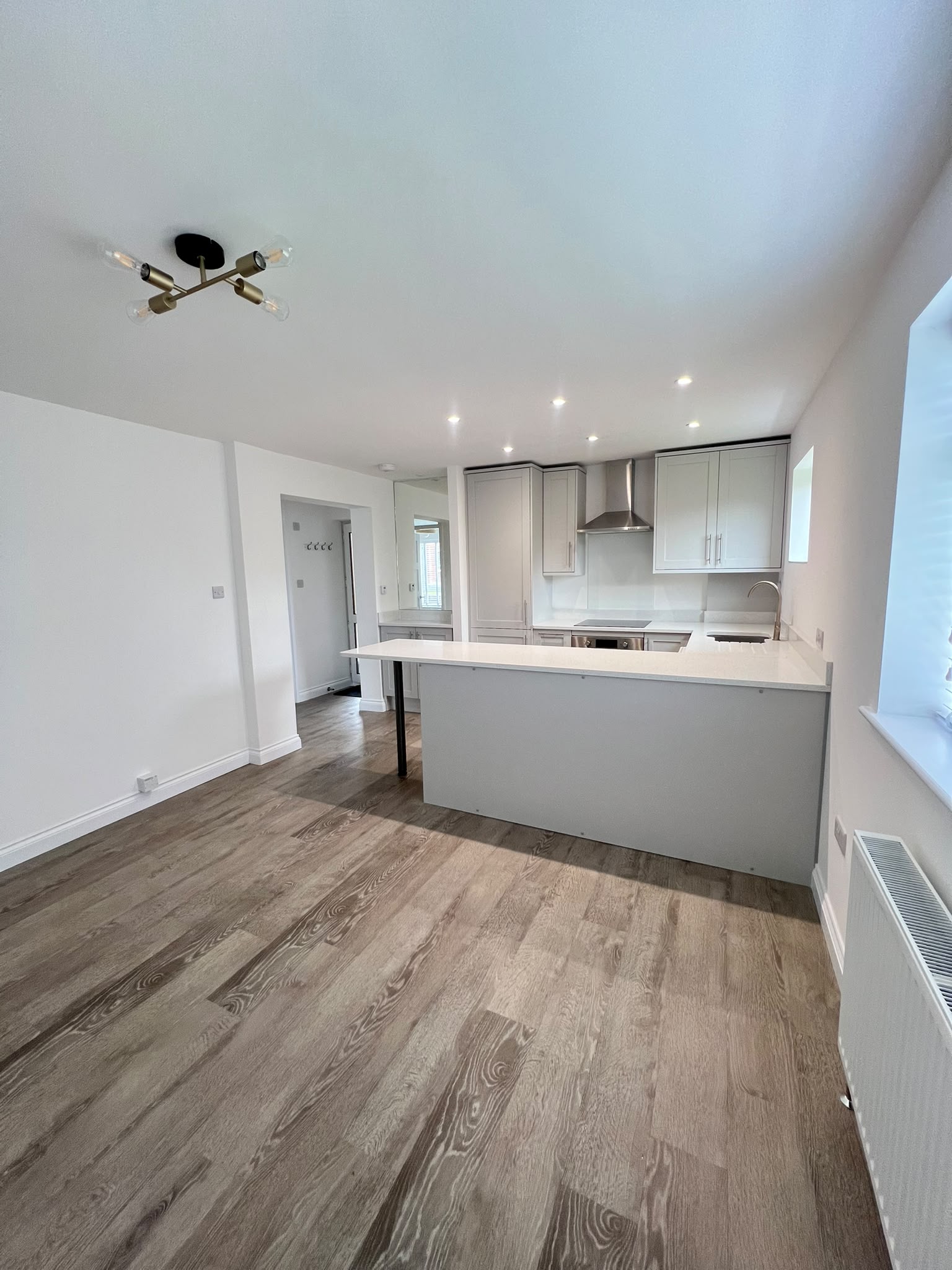 £26.99m2 - Karndean Van Gogh Rigid Core LVT Click - Greige Oak (2.196m2 per pack)