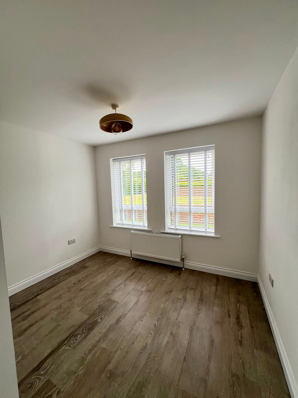 £26.99m2 - Karndean Van Gogh Rigid Core LVT Click - Greige Oak (2.196m2 per pack)