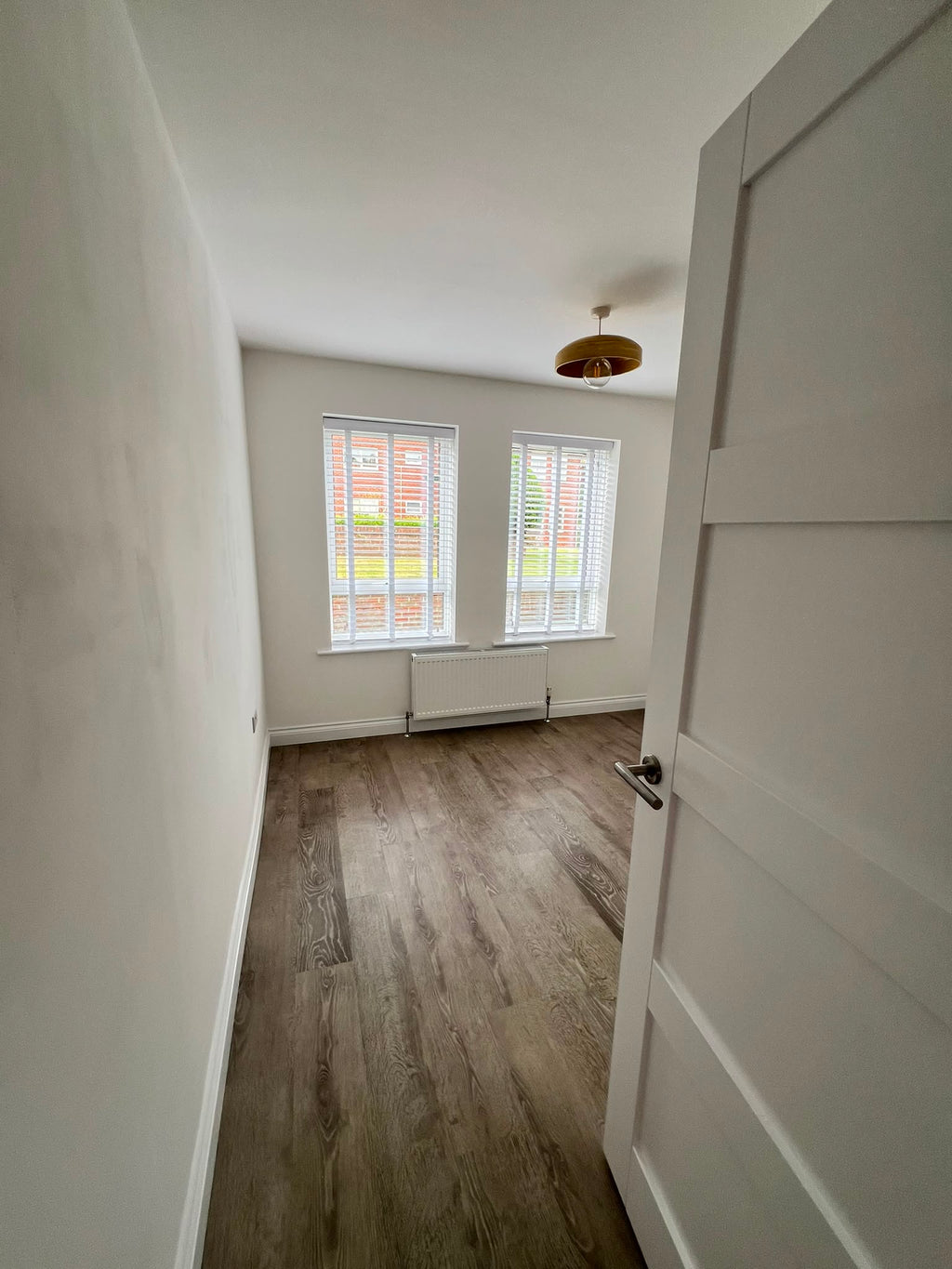 £26.99m2 - Karndean Van Gogh Rigid Core LVT Click - Greige Oak (2.196m2 per pack)