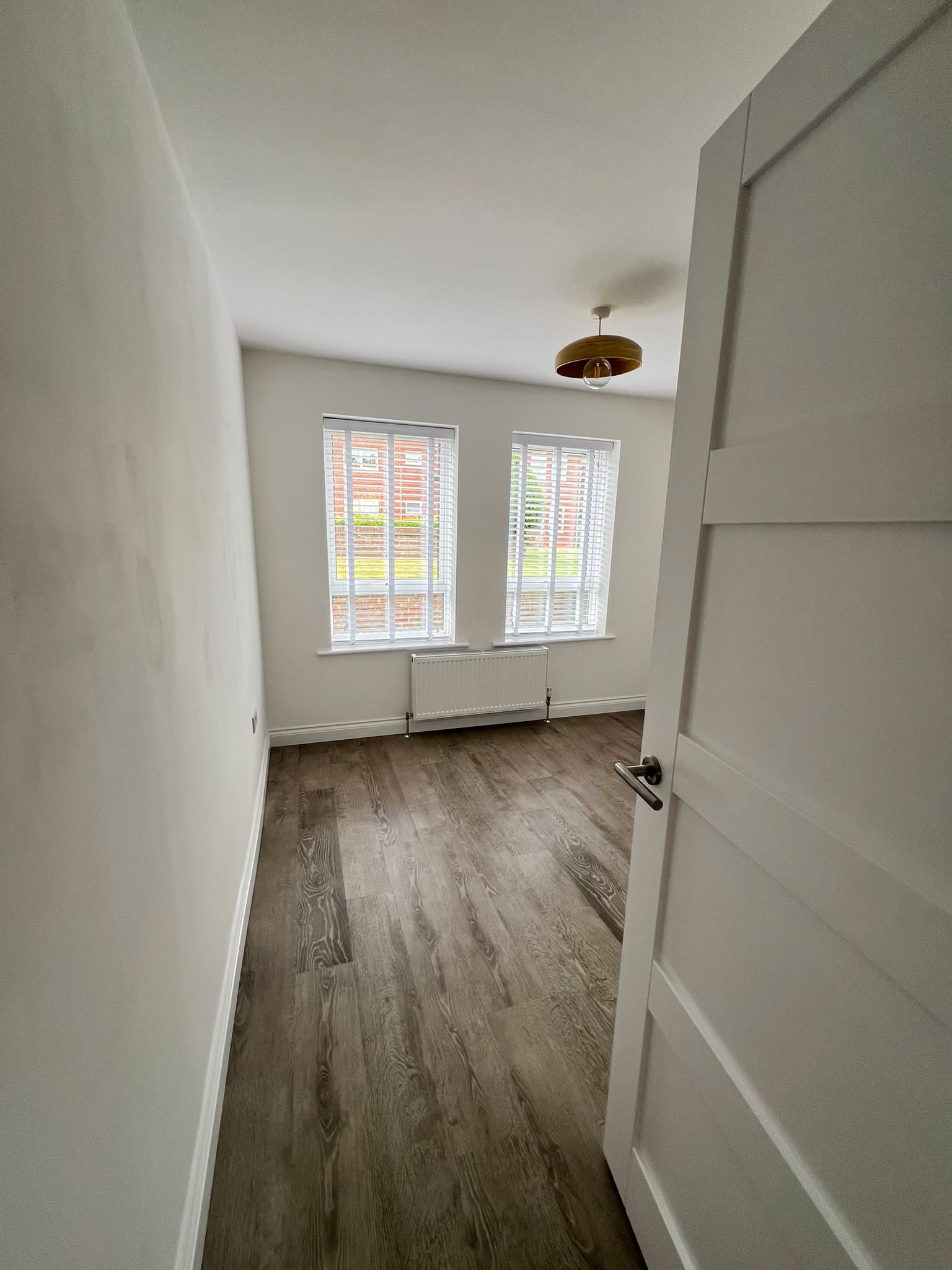 £26.99m2 - Karndean Van Gogh Rigid Core LVT Click - Greige Oak (2.196m2 per pack)