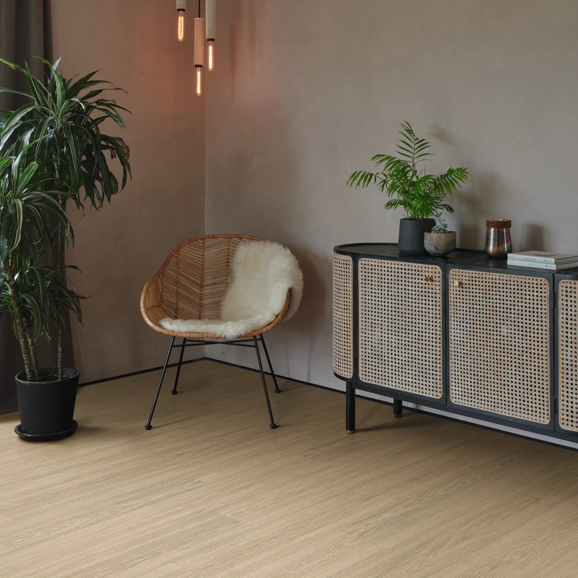 £20.99m2 - Palio Essenza by Karndean - Dolce Prime Full Plank PVP406 (1 x pack 4.335m2)