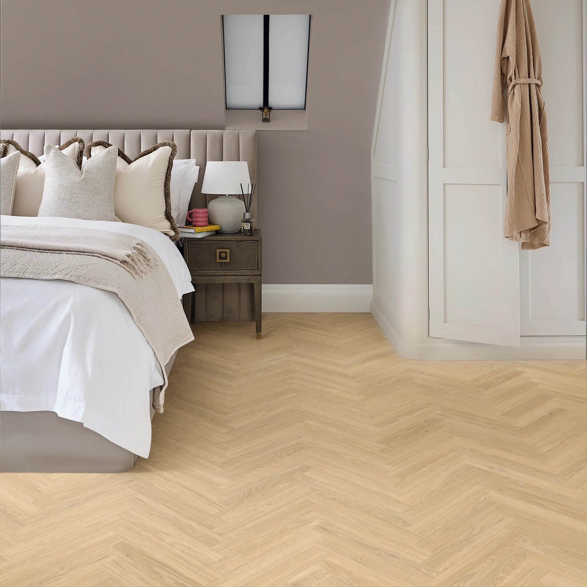 £20.99m2 - Palio Essenza by Karndean - Piazza Oak Herringbone SM-PVP402 (1 x pack 3.345m2)