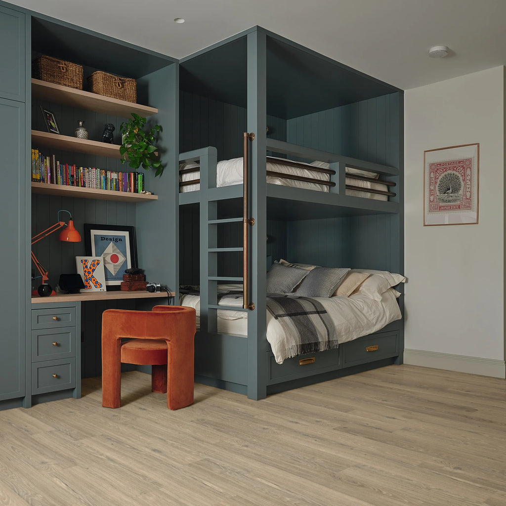£20.99m2 - Palio Essenza by Karndean - Ravenna Oak Full Plank PVP403 (1 x pack 4.335m2)